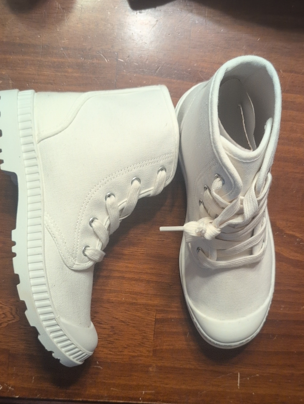 S0 White Canvas High-Top Boots